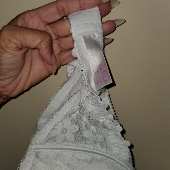 White Bra Lot (3) 34G - Picture 10 of 11